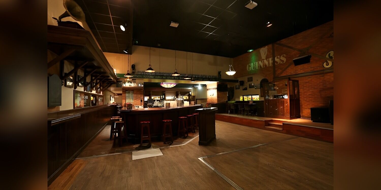 Soirée Pub-Club — Boston Café